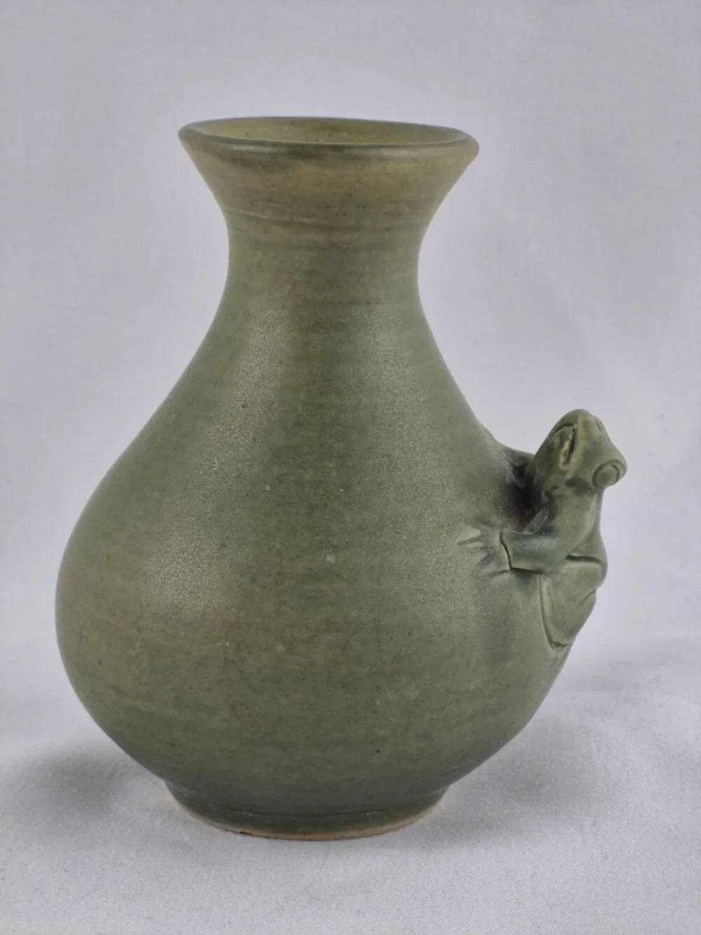 Handmade Vase with 3D Frog ceramic art